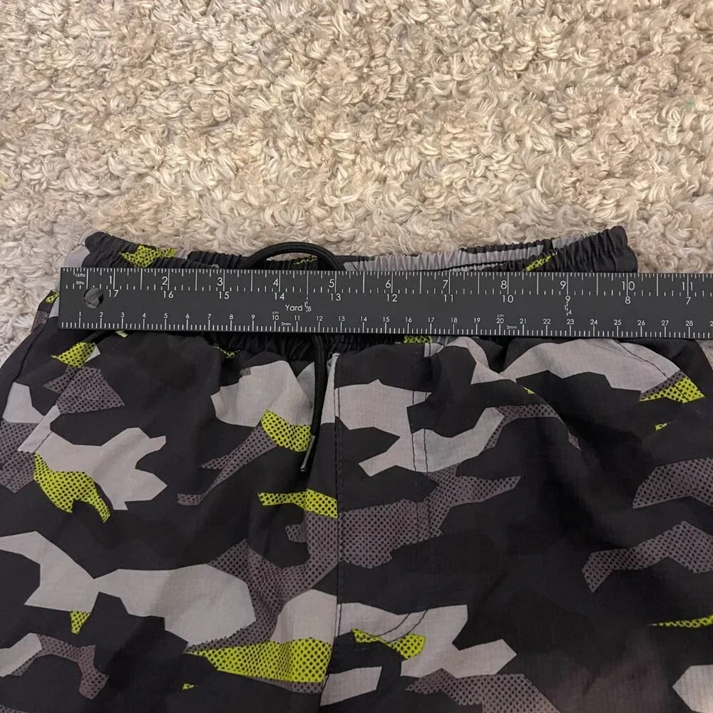 Eddie Bauer Boys Camo Swim Trunks S 7/8 NWOT - Picture 2 of 8